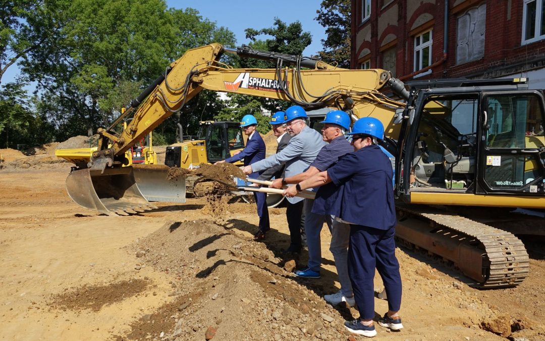 Spatenstich für unsere neue Turnhalle